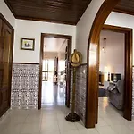 Haus Der Scheinwerfer Mit Freier Garage By Interhome *