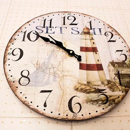 Haus Der Scheinwerfer Mit Freier Garage By Interhome Apartmán