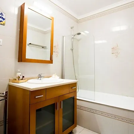 Haus Der Scheinwerfer Mit Freier Garage By Interhome Apartmán Gafanha da Nazaré