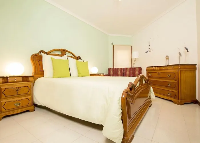 Haus Der Scheinwerfer Mit Freier Garage By Interhome Apartment *