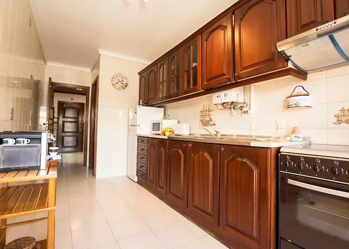 Haus Der Scheinwerfer Mit Freier Garage By Interhome Gafanha da Nazare